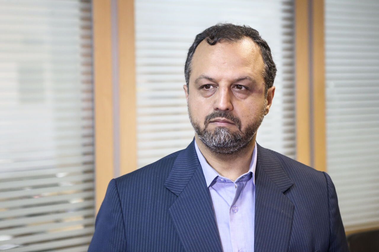 دولت تورم ۳۰درصد را موفقیت می‌داند در حالی که خاندوزی گفته بود اگر هیچ کاری نکنیم تورم ۳۸درصد روحانی ۱۵ درصد پایین می‌آید!