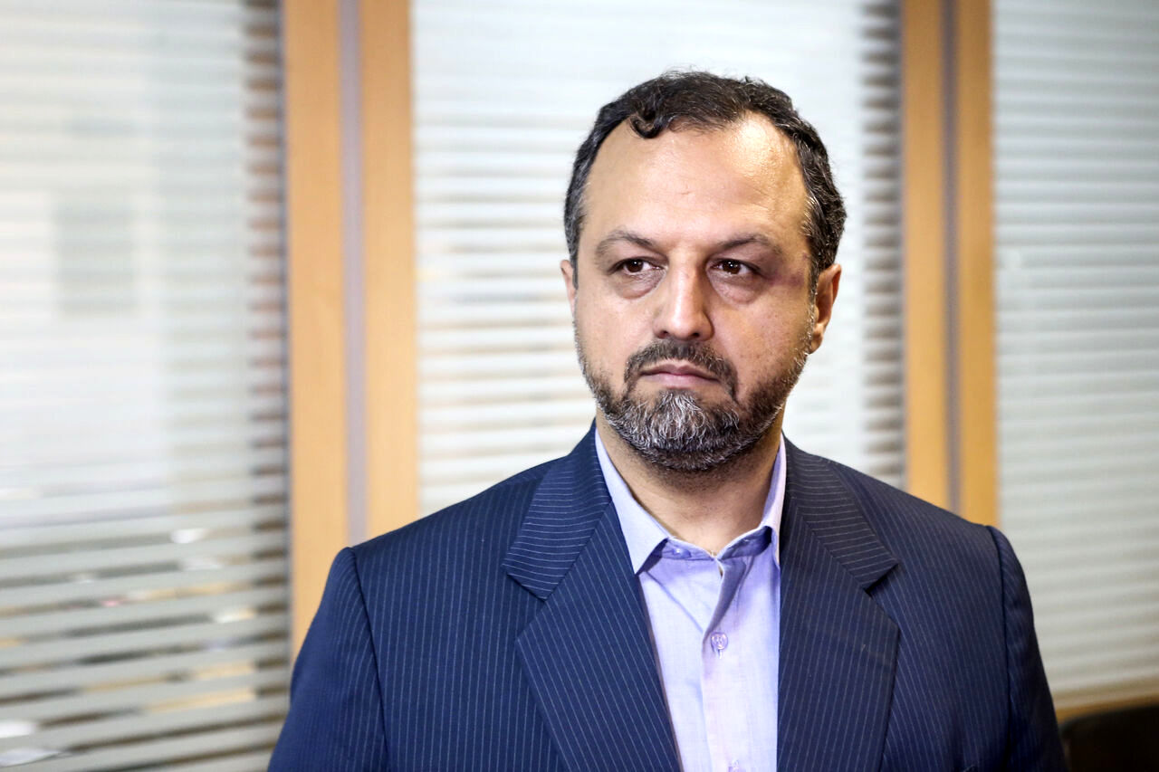 دولت تورم ۳۰درصد را موفقیت می‌داند در حالی که خاندوزی گفته بود اگر هیچ کاری نکنیم تورم ۳۸درصد روحانی ۱۵ درصد پایین می‌آید!