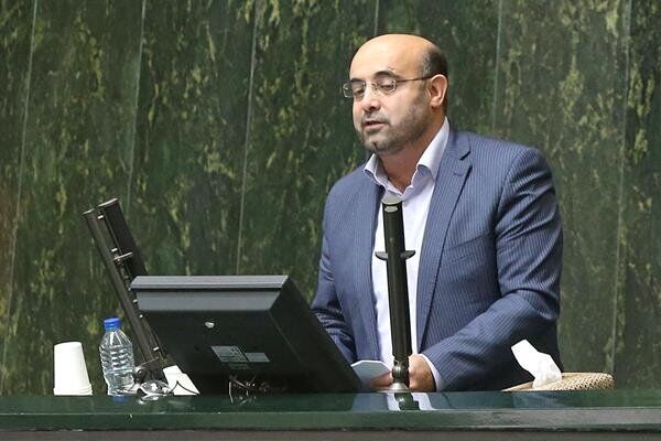 ایران تنها کشوری است که در مقابل دشمنانش می ایستد