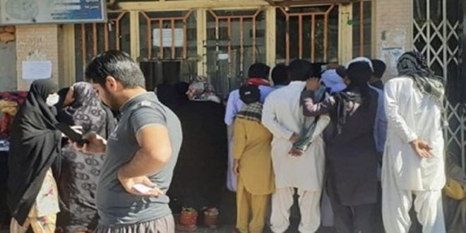 آخر هفته به دلیل نگرانی از اعتراضات، مردم نان بیشتری می‌خرند!