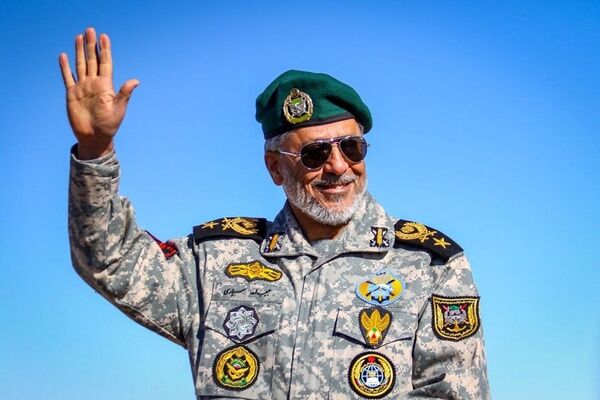 دریادار سیاری: باید خودمان را برای آینده آماده کنیم؛ بیش از ۸۰ درصد تجهیزات مورد نیازمان را خودمان تأمین می‌کنیم