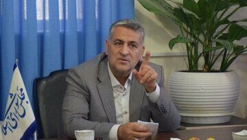 واکنش «خانی» به توزیع کارت هدیه در یک روستا؛ تبلیغات نیست، به این کار افتخار می‌کنم
