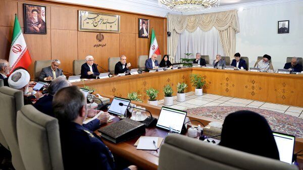 دولت پیش از سرریز شدن دلارهای نفتی ساختارهای اقتصادی را اصلاح کند تا رفع تحریم‌ها کام مردم را شیرین کند