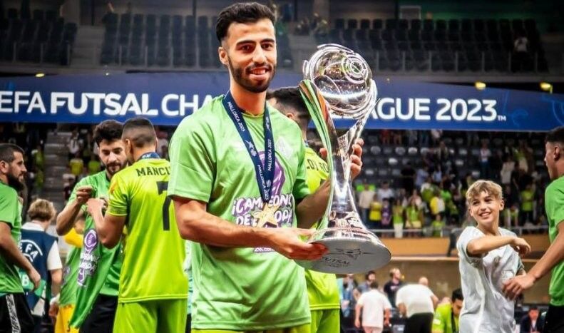 مرد سال آسیا: استقلالی‌ام ولی الگوهایم پرسپولیسی‌اند!