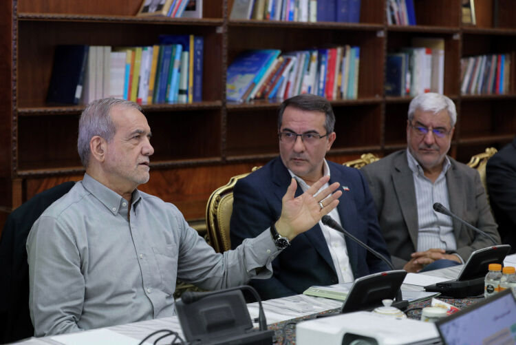 پزشکیان: رضایت مردم معیار مهم سنجش عملکرد دستگاه‌های اجرایی است