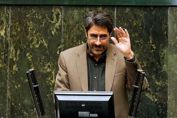 شکایت نیروی انتظامی از نمایندگان به دلیل انتقاد از گشت ارشاد برخلاف قانون است