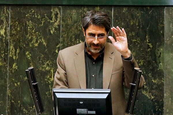 شکایت نیروی انتظامی از نمایندگان به دلیل انتقاد از گشت ارشاد برخلاف قانون است