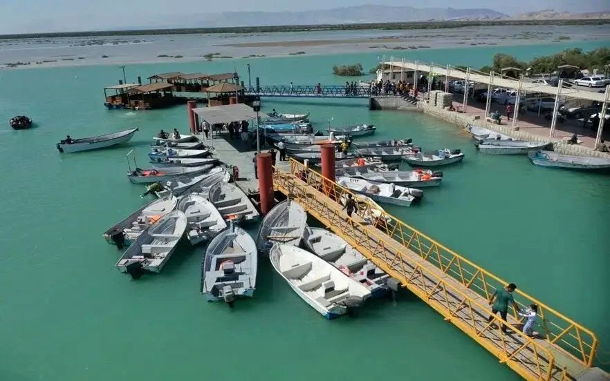 فرماندار: اسکله‌های گردشگری و صیادی قشم مورد اصابت موشک قرار گرفتند