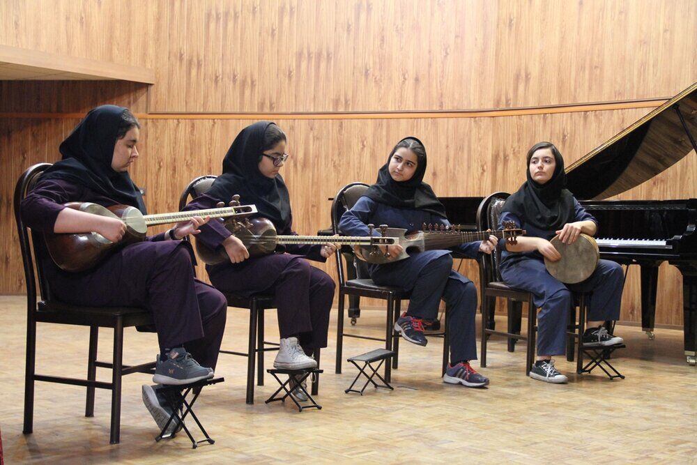 گزارش روزنامه اعتماد از وضعیت دانشگاهی رشته موسیقی در ترمی که با جنگ گذشت/ کلاس‌های خالی!