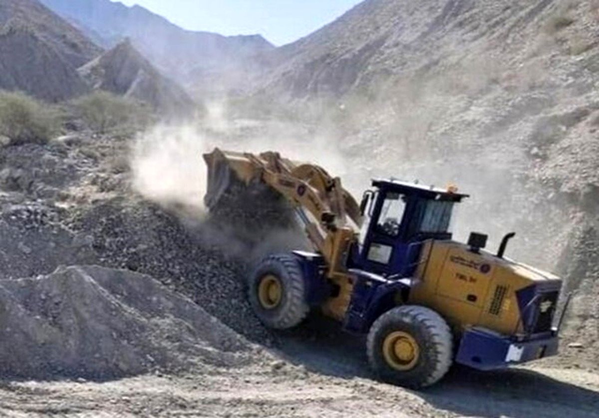 جاده اختصاصی قاچاقچیان سوخت در هرمزگان مسدود شد

