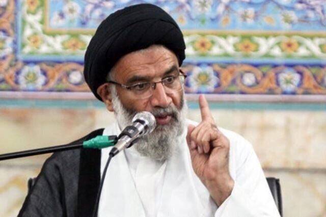 از سرنوشت حکومت علوی عبرت بگیریم که مردم صحنه را خالی کردند؛ به یکدیگر تلفن نزنید که رای ندهید