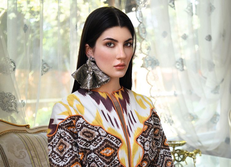 ببینید| عکس جنجالی گردشگر صرب از میدان آزادی تهران