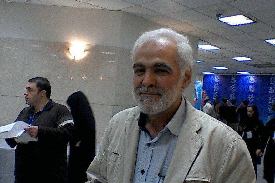 مردم در جنگ و تحریم مقاومت کردند، حالا نوبت دولت است که برای رفع مشکلات گام بردارد