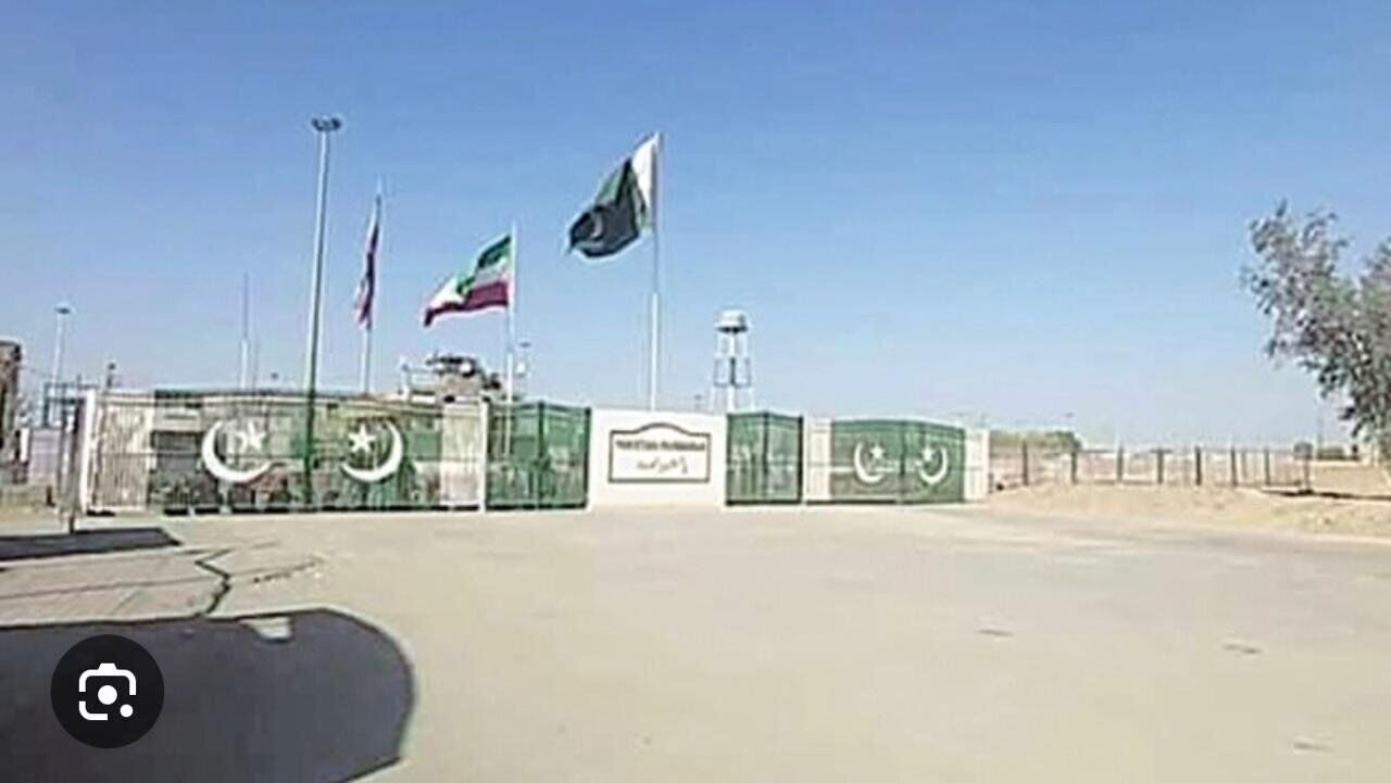 تصویر خبر: مقام پاکستانی: تدابیر مرزی با ایران موقتی است؛ گذرگاه‌ها به‌زودی به روال عادی بازمی‌گردند