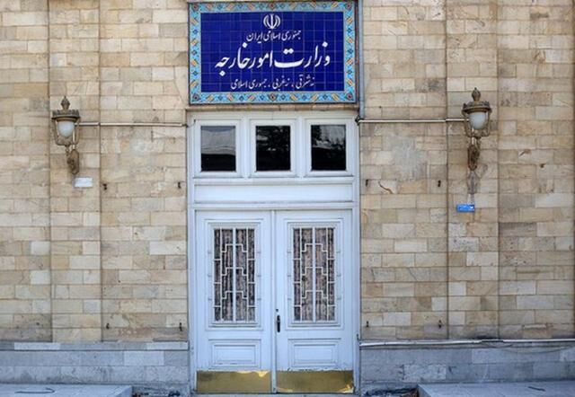 شعار  «نه شرقی و نه غربی» یعنی نه با کشوری قهر کنیم و نه به کشوری باج دهیم