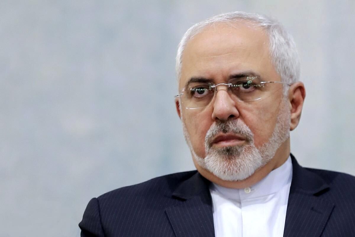توییت ظریف برای ایران: ما را سری‌ست با تو که گر خلق روزگار / دشمن شوند و سر برود هم بر آن سریم