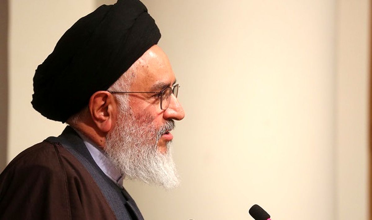 مظهر کامل معروف نقد قدرت حاکمه است؛ نه دخالت در حریم خصوصی شهروندان