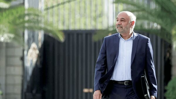 وزیر کار: ۲۳۰ هزار نفر برای بیمه بیکاری ثبت‌نام کرده‌اند /  دلیل تاخیر در صدور احکام بازنشستگان تامین اجتماعی چیست؟ 