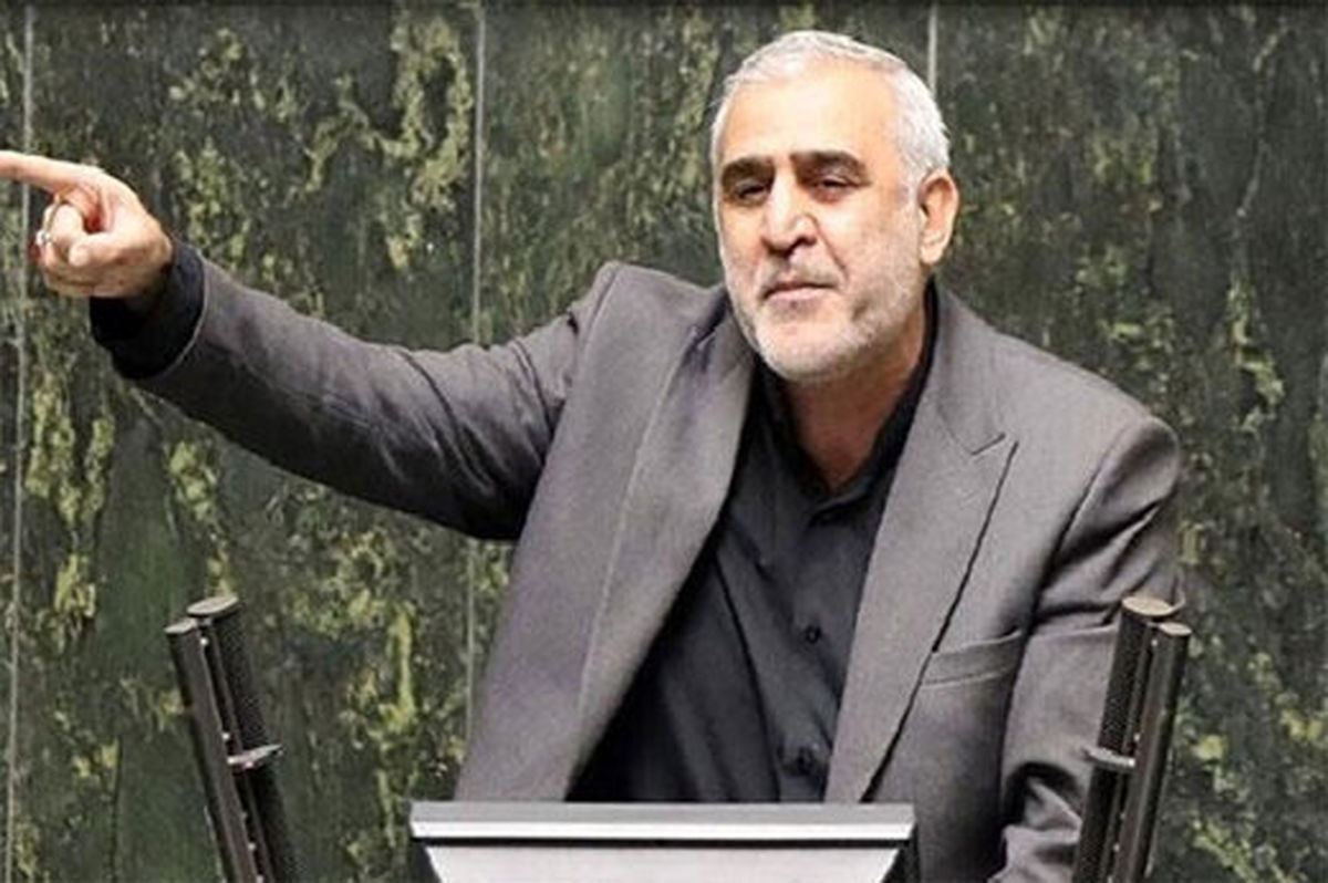آنهایی که یک روز هم سابقه جبهه ندارند انقلابی شدند؛ بچه رزمندهها ضدانقلابی!