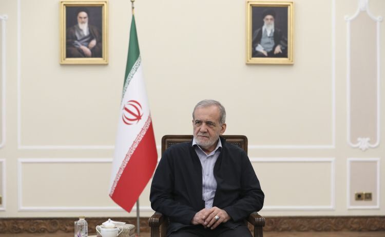پزشکیان: ادامه محاصره دریایی علیه ایران غیرقابل‌ تحمل است 